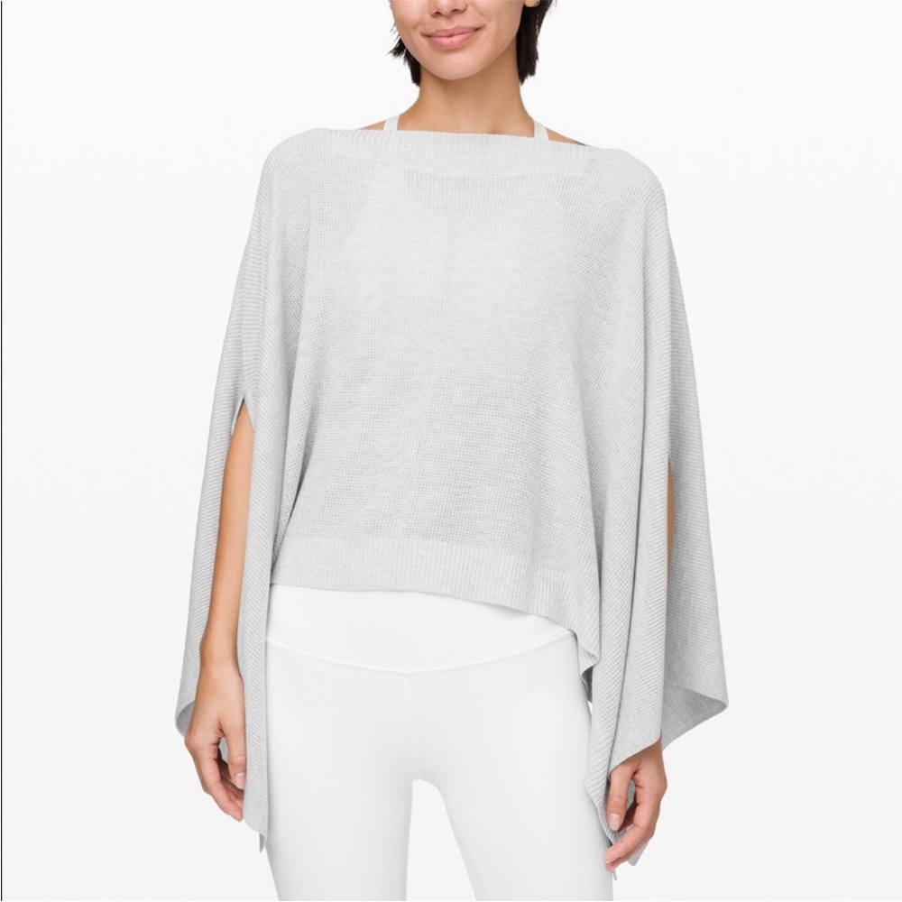 Lululemon Forward Flow Poncho light gray One Size New
